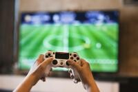 Ţara care va limita jocurile video online pentru minori la trei ore pe săptămână. Decizia, menită să combată dependenţa de jocuri (sursa foto: EVG Culture / Pexels)